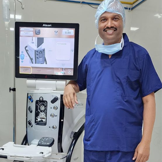 Dr. Vivek Motewar – Skilled ophthalmologist dedicated to providing advanced and compassionate eye care.