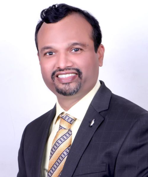 Dr. Vivek Motewar – Skilled ophthalmologist dedicated to providing advanced and compassionate eye care.